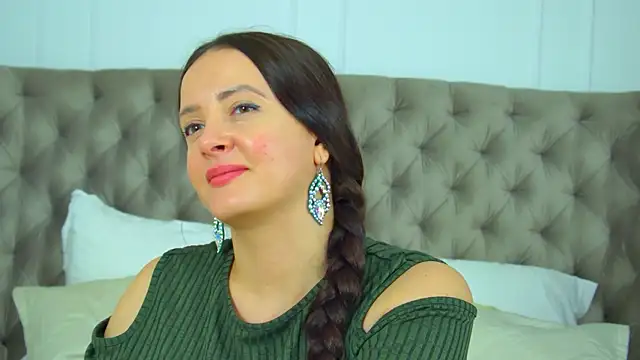 ElinaBellucci Live XXX-Chat