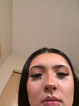 Show modela Badgirllmar na web-kameri