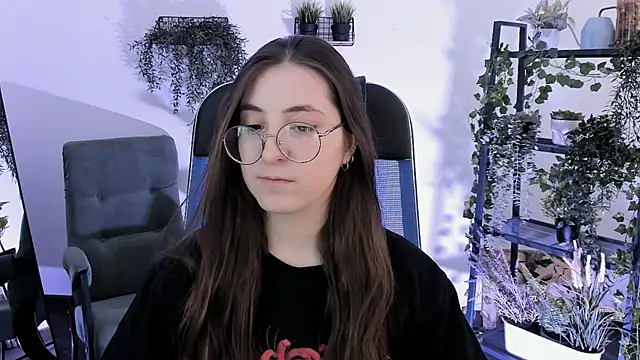 VirtuallVoyant's Live XXX Chat