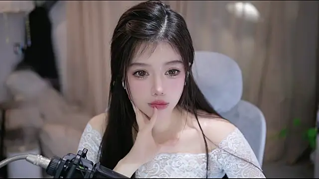 Cecily Adlı Modelin Canlı XXX Sohbeti