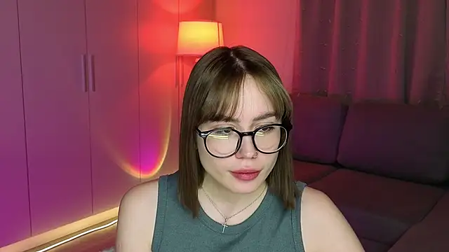 Aurelia_Voss Adlı Modelin Canlı XXX Sohbeti