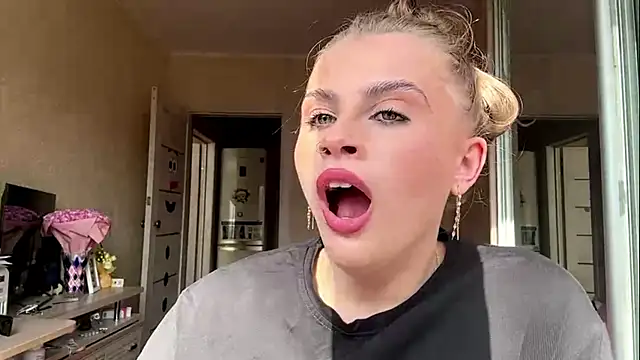 Elle_GrEat Adlı Modelin Canlı XXX Sohbeti