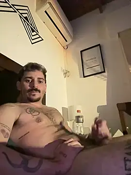 mrtnivnn webkamerás műsora