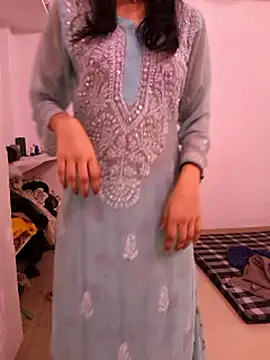 tanzum_khan_3202_ Adlı Modelin Web Kamerası Şovu