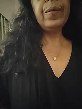 Chat +18 de NakedMILFx ao vivo