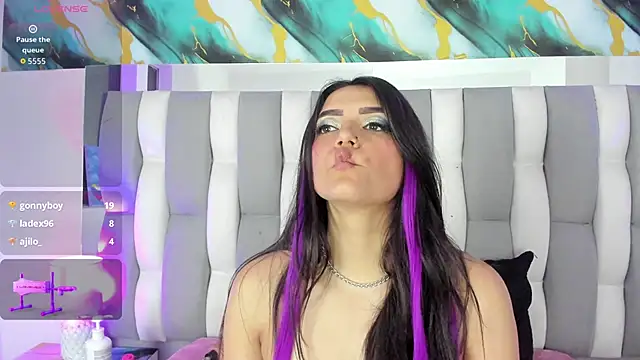 Chat +18 de IsaDiiaz ao vivo