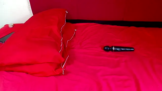 HugeTitisxx Adlı Modelin Canlı XXX Sohbeti