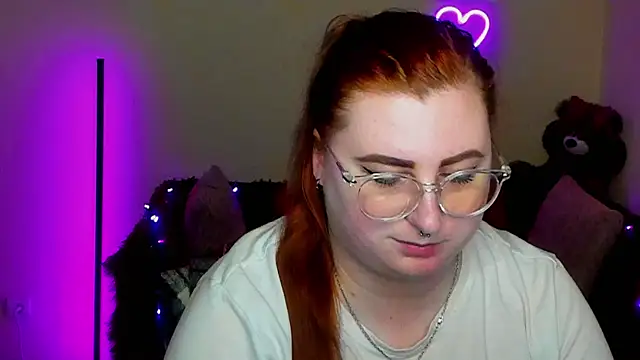 Chat +18 de Alicia_love00 ao vivo