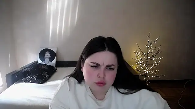 Emily_Mo 라이브 XXX 채팅