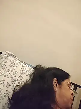 แชท XXX สดของ NakedMILFx