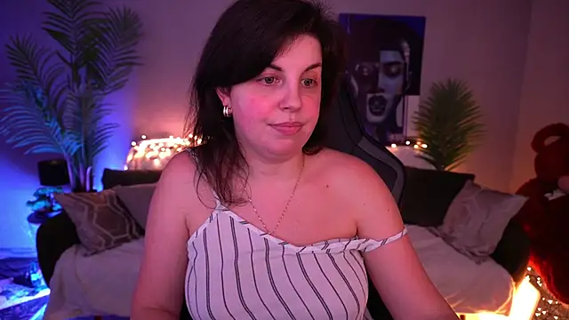 MirandaWong Chat XXX in diretta