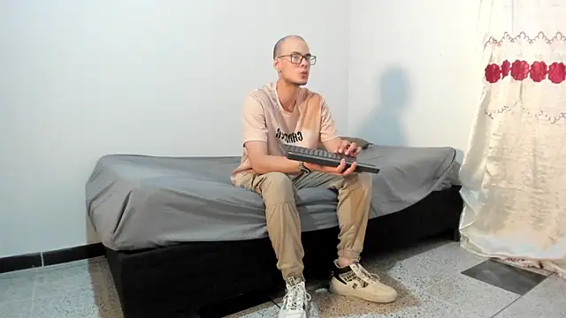 Show de Vlad__night na webcam