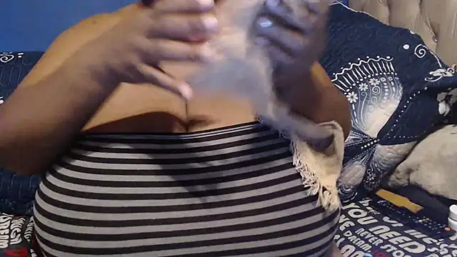 CUTEFIRMMELONSS 在線直播表演