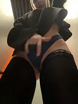 SashaCatt Adlı Modelin Canlı XXX Sohbeti