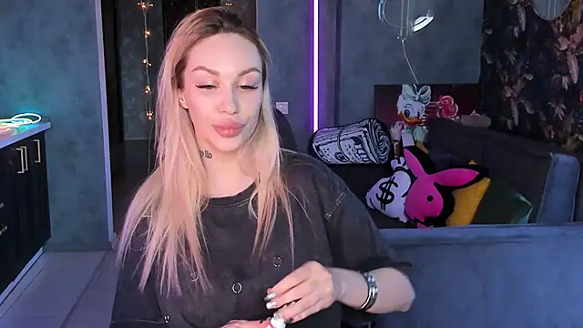 Blckmirrorr Adlı Modelin Canlı XXX Sohbeti