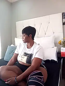 SQUITBOOTYのライブXXXチャット