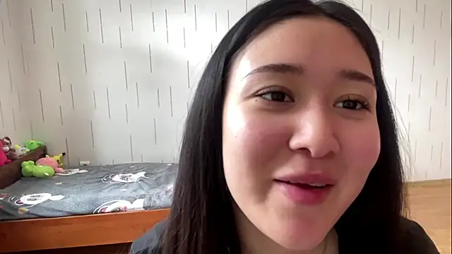 YourMiIa's Live XXX Chat