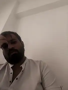 vinay_smalldick Adlı Modelin Canlı XXX Sohbeti