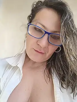 Lovely_Chiara Adlı Modelin Canlı XXX Sohbeti