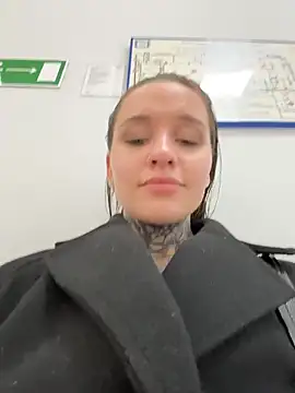 Chatroom XXX en direct de KishaMur