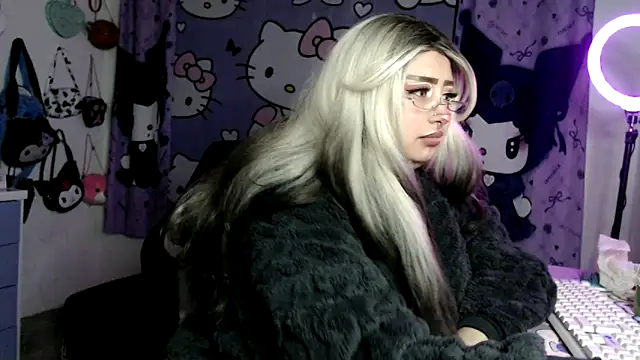 lussyevans24's Live XXX Chat