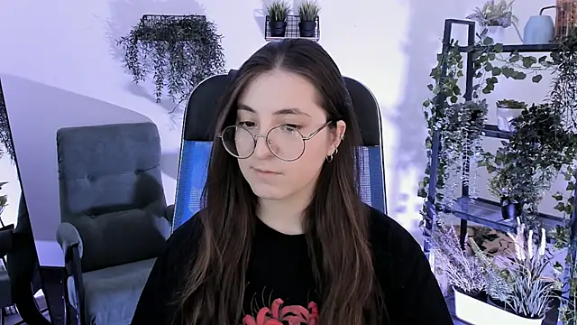 VirtuallVoyant's Live XXX Chat