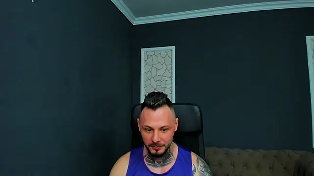 BrianHunts élő XXX-chatje