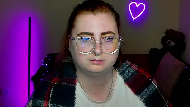 Chat +18 de Alicia_love00 ao vivo