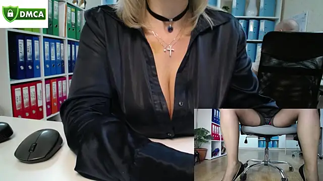 Pertunjukan Kamera Web secret-office