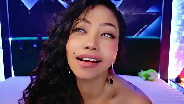 ElyaQuinn's Webcam Show