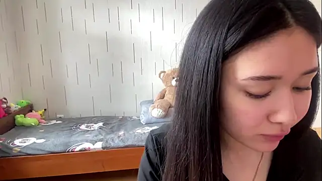 دردشة YourMiIa الجنسية المباشرة