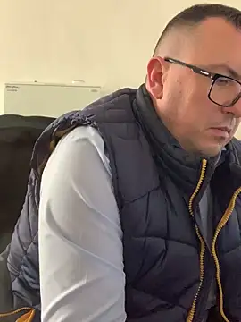 Mike8523 在線直播表演