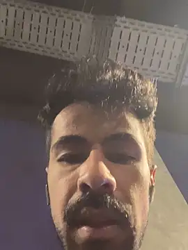 Lucascacacaのウェブカメラショー