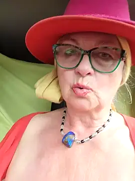 Chat +18 de Hot-Muci ao vivo