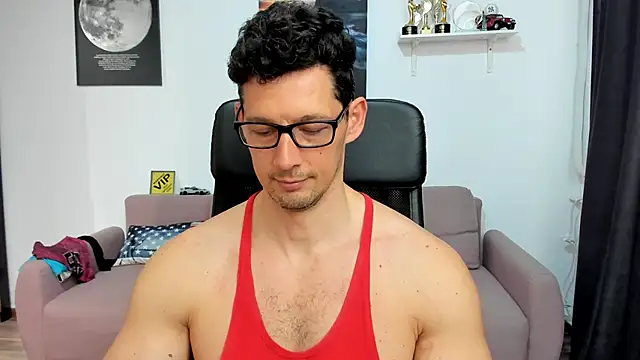 BrutusK08's Live XXX Chat