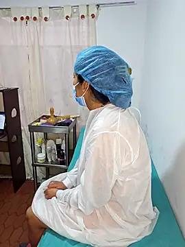 JustSamantha_ Show in webcam