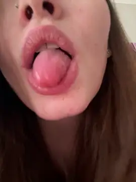 Sabrina_shells élő XXX-chatje