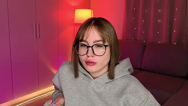 Aurelia_Voss Adlı Modelin Canlı XXX Sohbeti