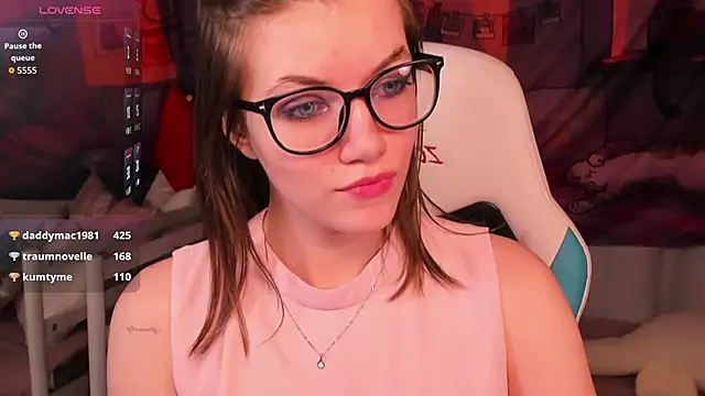 دردشة CathyAdams الجنسية المباشرة