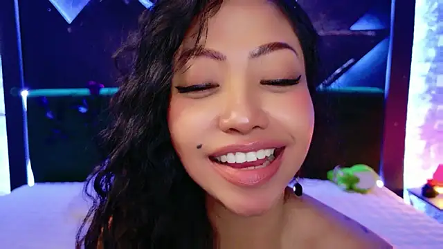 ElyaQuinn's Live XXX Chat