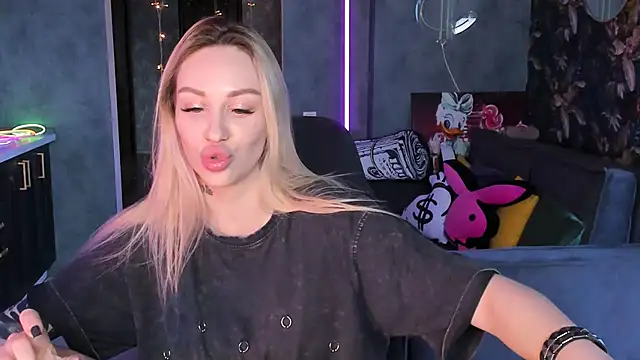 Blckmirrorr Chat XXX in diretta