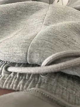 Ieatboth: διαδικτυακό σόου στην κάμερα