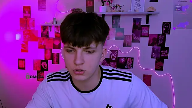 travis_wolf_ Live XXX-chat