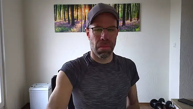 Pokazy przed kamerką – DaddyHarry_MatureStallion