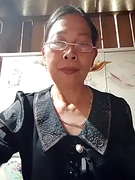 Sky-rain98's Live XXX Chat