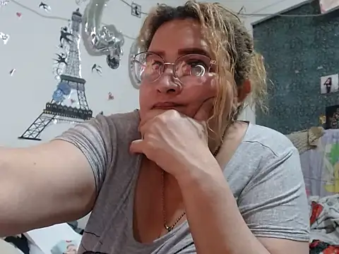 Živý XXX chat Perla1981--