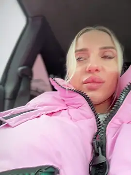 Pokazy przed kamerką – pinkstar_