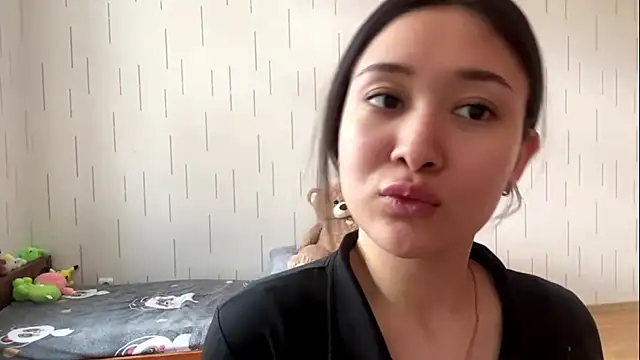 YourMiIaのライブXXXチャット