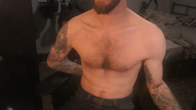 SexxxyLouis Show in webcam