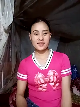 Ruaiuoi élő XXX-chatje